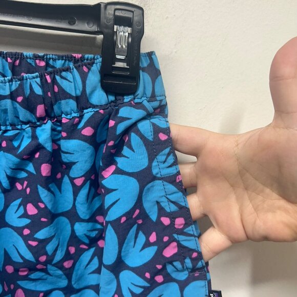 Patagonia Womens Lightweight Printed Shorts M Blue & Pink Floral Pattern - Picture 2 of 9